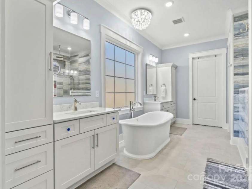 001 Beatties Ford Road, Huntersville, NC 28078.  MLS# CAR4149773, YatesRealty ID 976. 