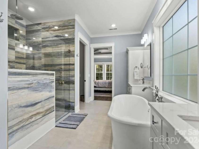 001 Beatties Ford Road, Huntersville, NC 28078.  MLS# CAR4149773, YatesRealty ID 976. 