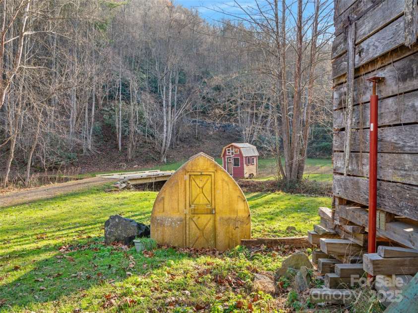 23 Katies Road, Marshall, NC 28753.  MLS# CAR4203088, YatesRealty ID 976. 