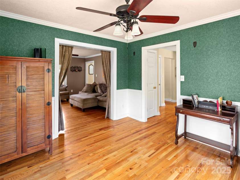 11 Emerald Drive, Fairview, NC 28730.  MLS# CAR4238890, YatesRealty ID 9760. 