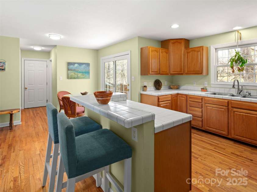 11 Emerald Drive, Fairview, NC 28730.  MLS# CAR4238890, YatesRealty ID 9760. 