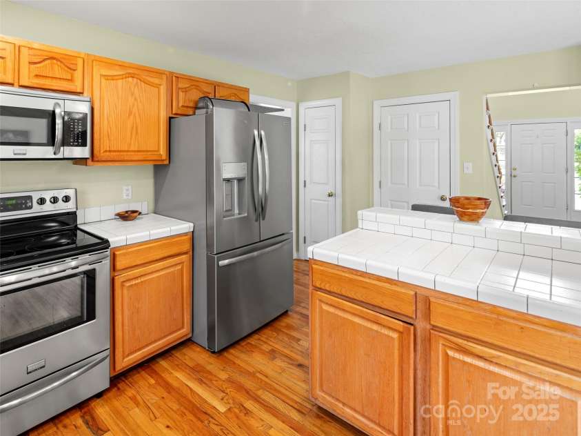 11 Emerald Drive, Fairview, NC 28730.  MLS# CAR4238890, YatesRealty ID 9760. 