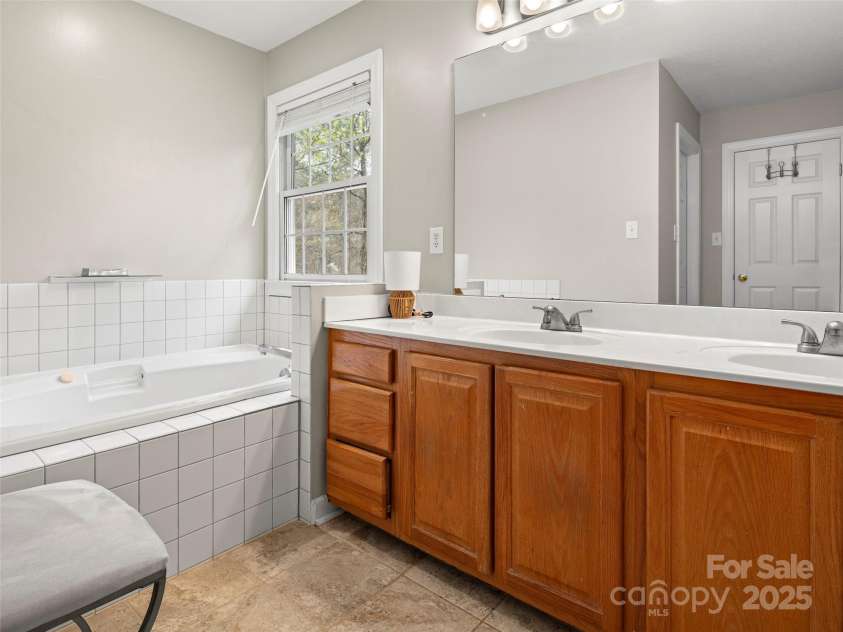 11 Emerald Drive, Fairview, NC 28730.  MLS# CAR4238890, YatesRealty ID 9760. 