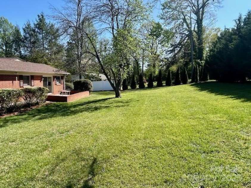 1026 Garden Street, Lenoir, NC 28645.  MLS# CAR4244664, YatesRealty ID 9761. 