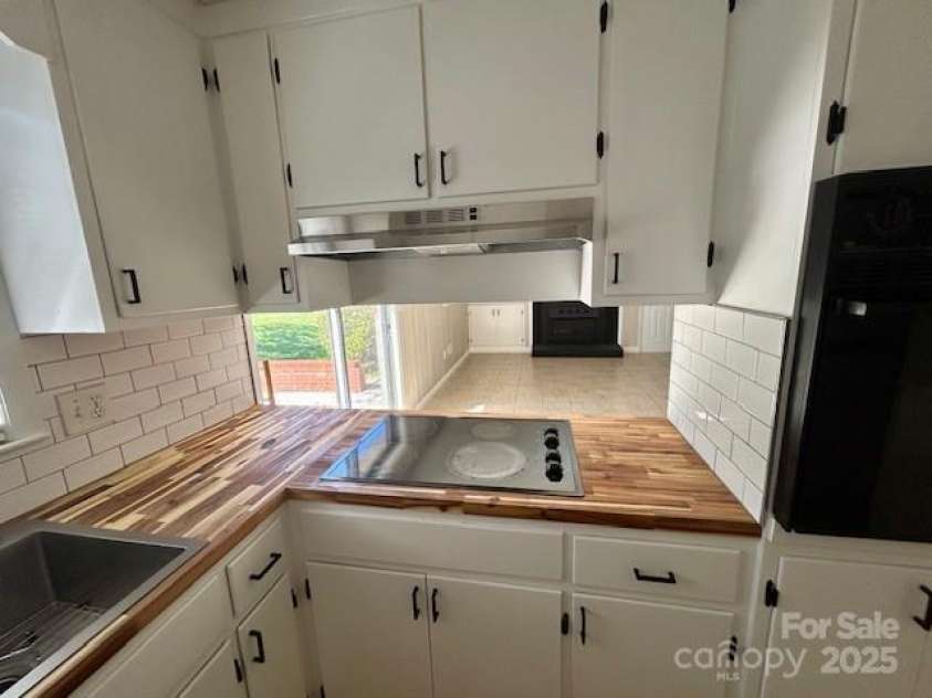 1026 Garden Street, Lenoir, NC 28645.  MLS# CAR4244664, YatesRealty ID 9761. 