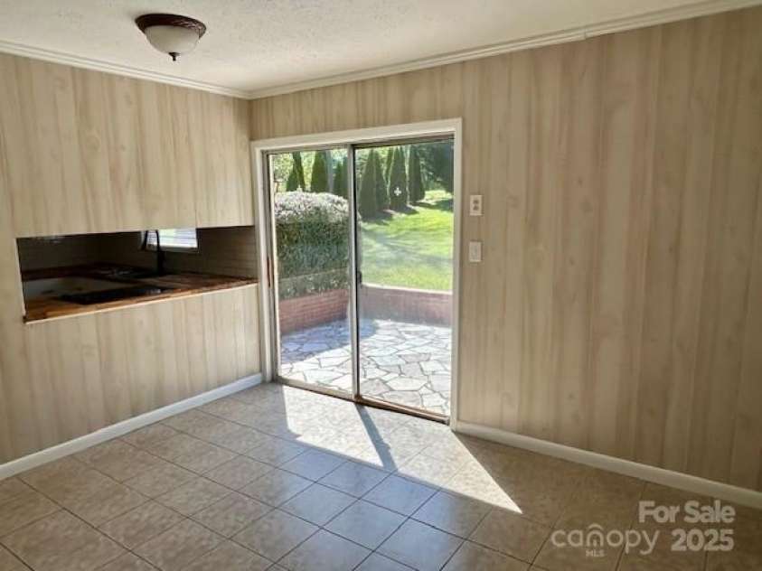 1026 Garden Street, Lenoir, NC 28645.  MLS# CAR4244664, YatesRealty ID 9761. 