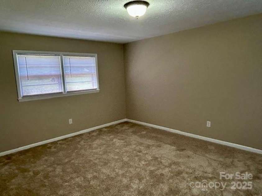 1026 Garden Street, Lenoir, NC 28645.  MLS# CAR4244664, YatesRealty ID 9761. 