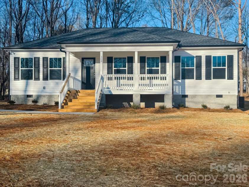 308 New Street, York, SC 29745.  MLS# CAR4326526, YatesRealty ID 9761. 
