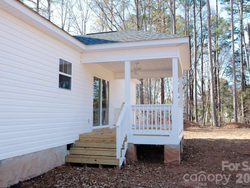 308 New Street, York, SC 29745.  MLS# CAR4326526, YatesRealty ID 9761. 