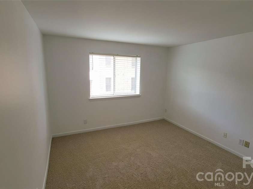 1323 Queens Road, Charlotte, NC 28207.  MLS# CAR4303890, YatesRealty ID 9762. 2nd Bedroom