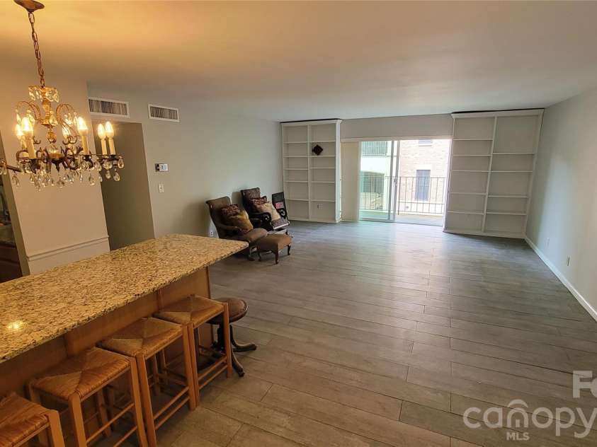 1323 Queens Road, Charlotte, NC 28207.  MLS# CAR4303890, YatesRealty ID 9762. 