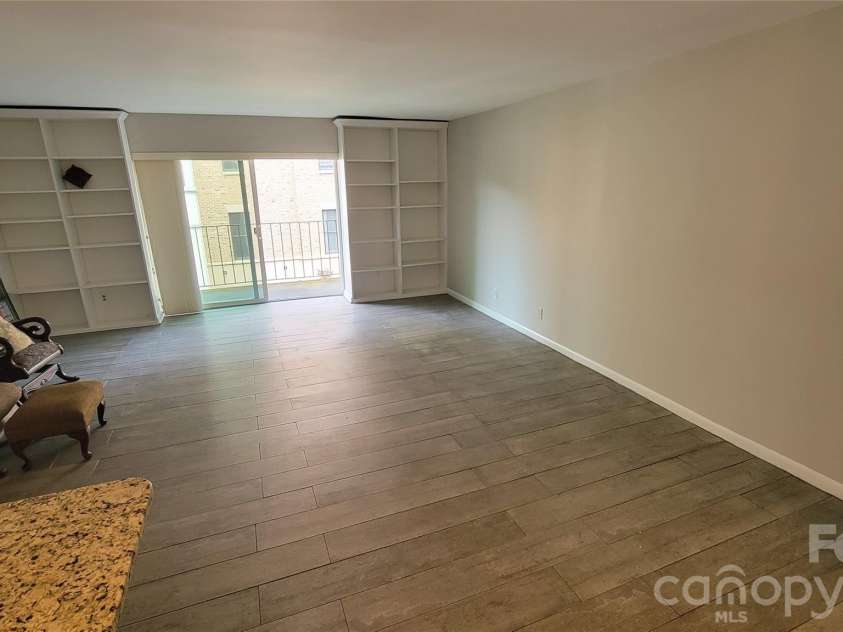 1323 Queens Road, Charlotte, NC 28207.  MLS# CAR4303890, YatesRealty ID 9762. 