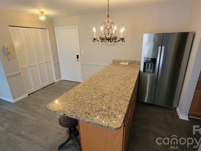 1323 Queens Road, Charlotte, NC 28207.  MLS# CAR4303890, YatesRealty ID 9762. 