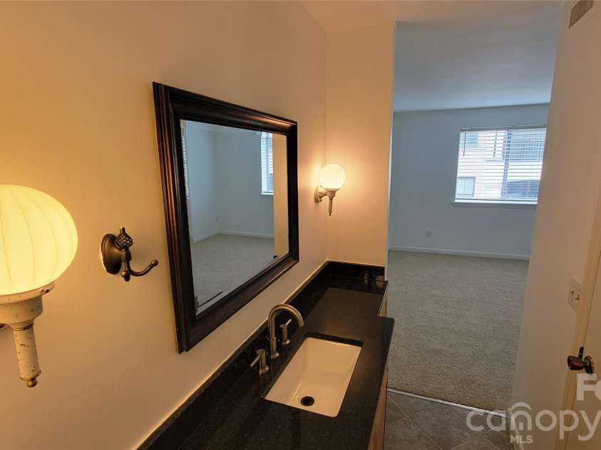 1323 Queens Road, Charlotte, NC 28207.  MLS# CAR4303890, YatesRealty ID 9762. 