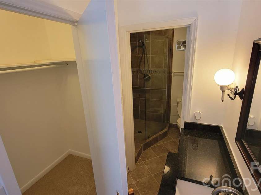 1323 Queens Road, Charlotte, NC 28207.  MLS# CAR4303890, YatesRealty ID 9762. 
