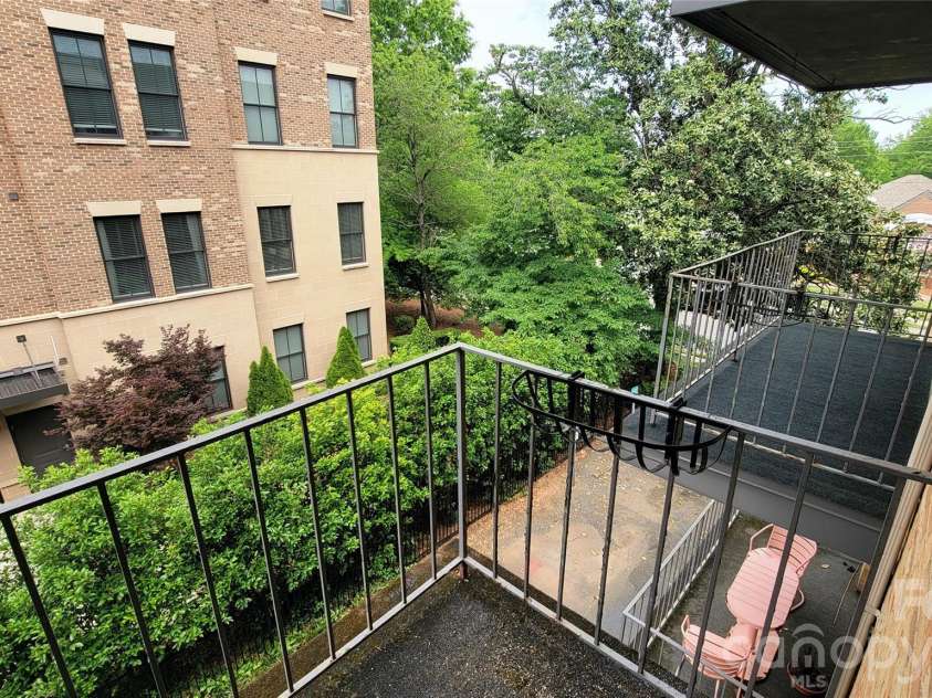 1323 Queens Road, Charlotte, NC 28207.  MLS# CAR4303890, YatesRealty ID 9762. 