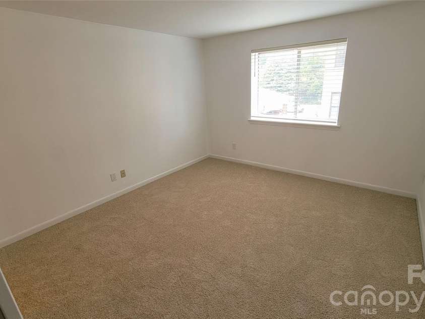 1323 Queens Road, Charlotte, NC 28207.  MLS# CAR4303890, YatesRealty ID 9762. Master Bedroom