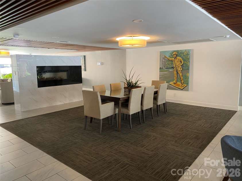 1323 Queens Road, Charlotte, NC 28207.  MLS# CAR4417616, YatesRealty ID 9762. Building lobby