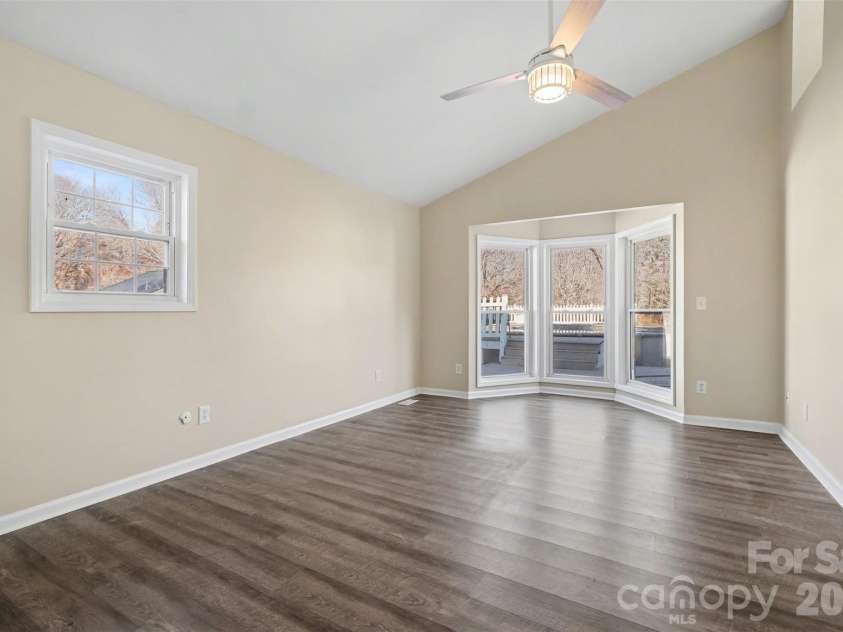 402 Shinnville Road, Mooresville, NC 28115.  MLS# CAR4354758, YatesRealty ID 9762. 