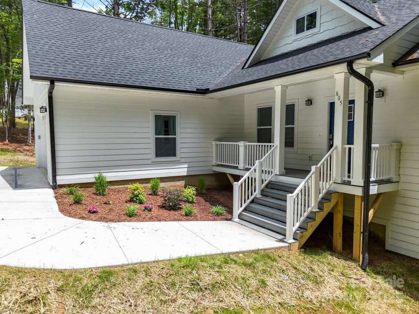 605 Knob Road, Pisgah Forest, NC 28768.  MLS# CAR4235322, YatesRealty ID 9764. 