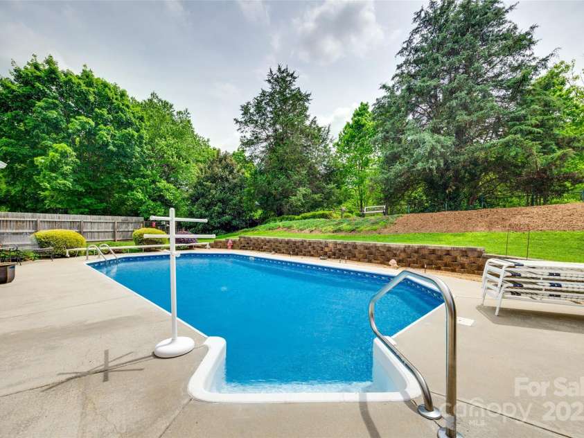 15306 Gower Court, Charlotte, NC 28278.  MLS# CAR4251500, YatesRealty ID 9765. 