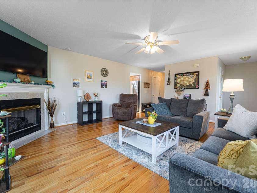 16 Kinsale Drive, Leicester, NC 28748.  MLS# CAR4340281, YatesRealty ID 9765. 