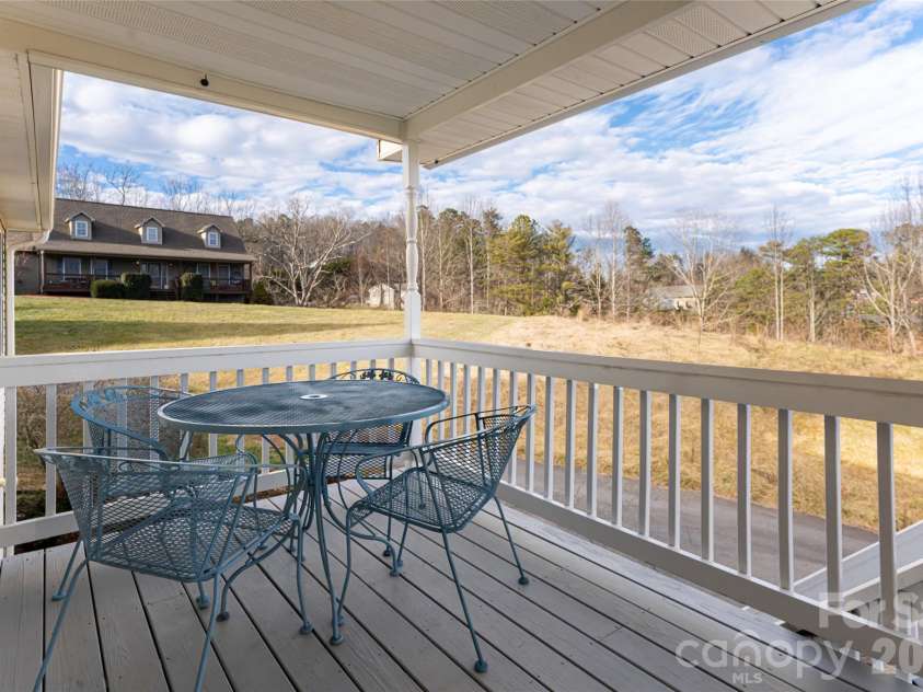16 Kinsale Drive, Leicester, NC 28748.  MLS# CAR4340281, YatesRealty ID 9765. 