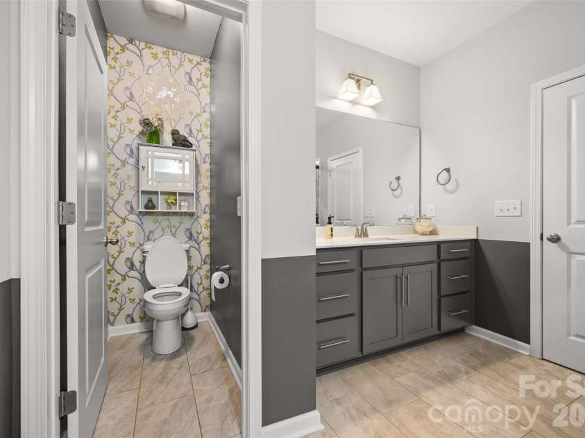 479 Shallowford Drive, Rock Hill, SC 29732.  MLS# CAR4353877, YatesRealty ID 9765. Water Closet