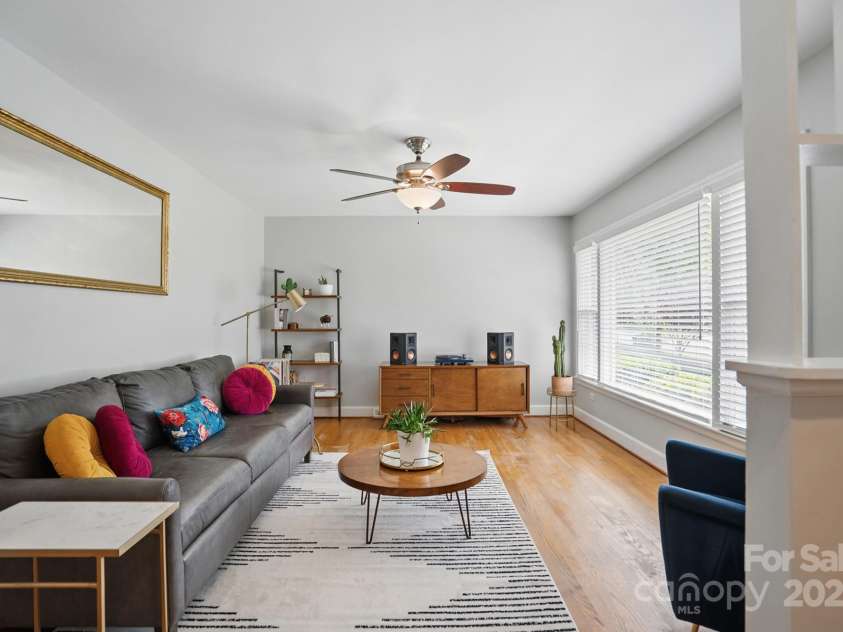 1917 Bentley Place, Charlotte, NC 28205.  MLS# CAR4250365, YatesRealty ID 9767. 