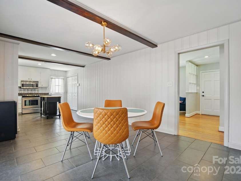 1917 Bentley Place, Charlotte, NC 28205.  MLS# CAR4250365, YatesRealty ID 9767. 