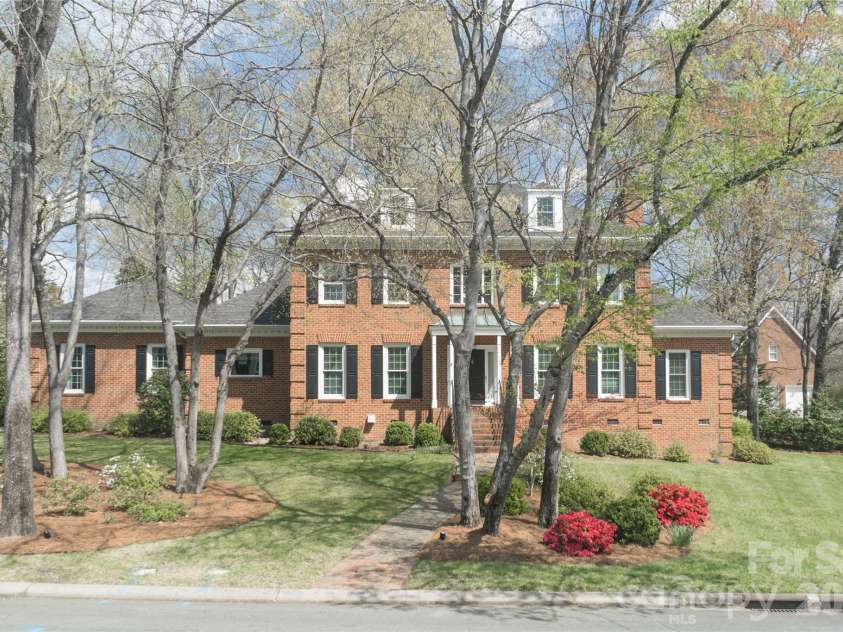 7045 Erin Court, Charlotte, NC 28210.  MLS# CAR4361093, YatesRealty ID 9768. 