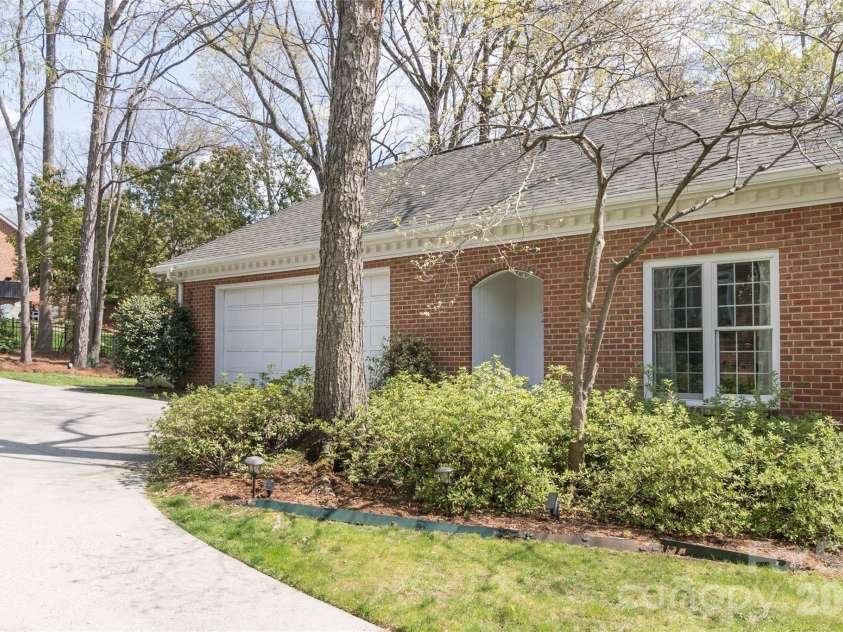 7045 Erin Court, Charlotte, NC 28210.  MLS# CAR4361093, YatesRealty ID 9768. 