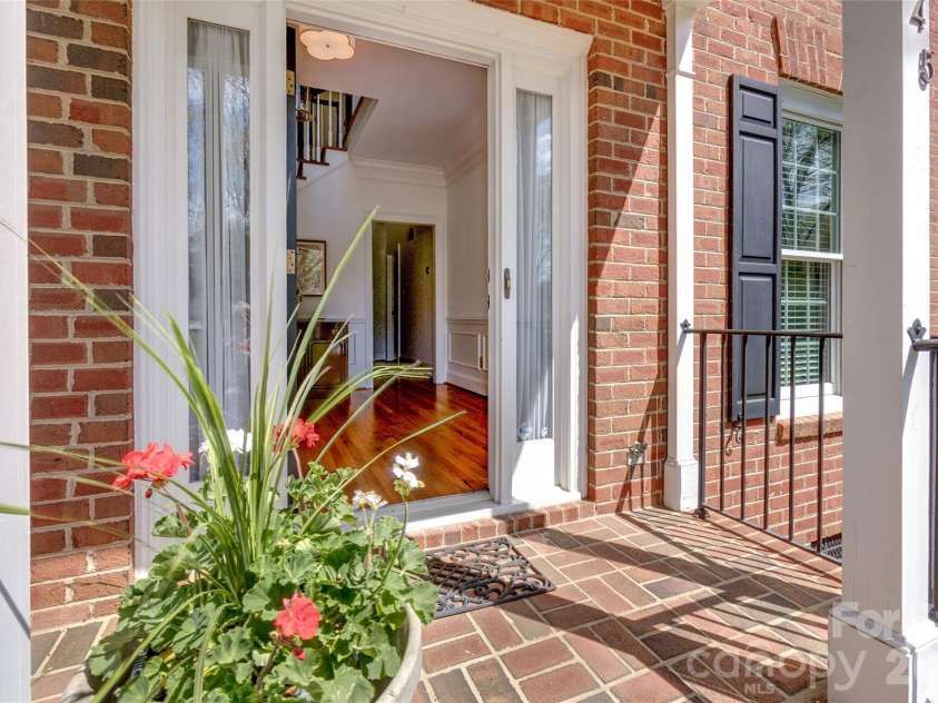 7045 Erin Court, Charlotte, NC 28210.  MLS# CAR4361093, YatesRealty ID 9768. 