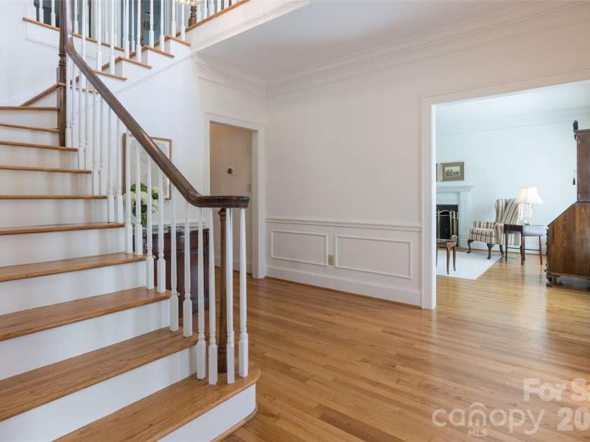 7045 Erin Court, Charlotte, NC 28210.  MLS# CAR4361093, YatesRealty ID 9768. 