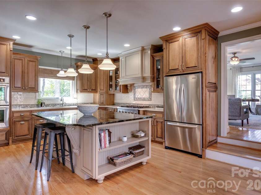 7045 Erin Court, Charlotte, NC 28210.  MLS# CAR4361093, YatesRealty ID 9768. 
