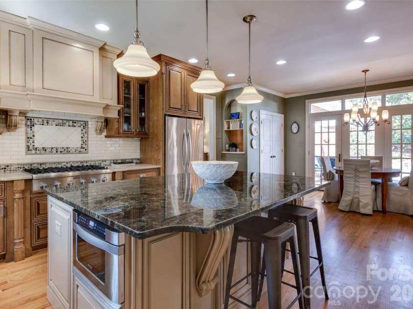 7045 Erin Court, Charlotte, NC 28210.  MLS# CAR4361093, YatesRealty ID 9768. 