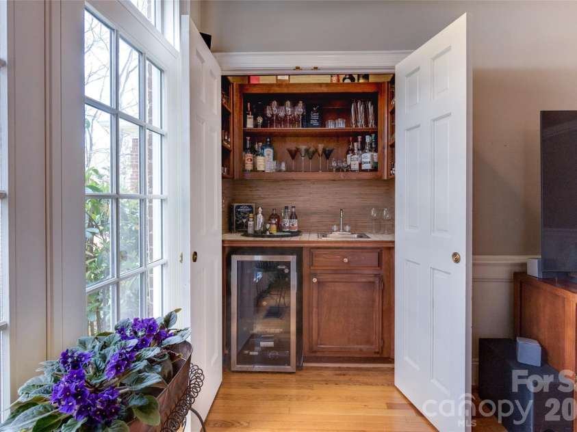 7045 Erin Court, Charlotte, NC 28210.  MLS# CAR4361093, YatesRealty ID 9768. 