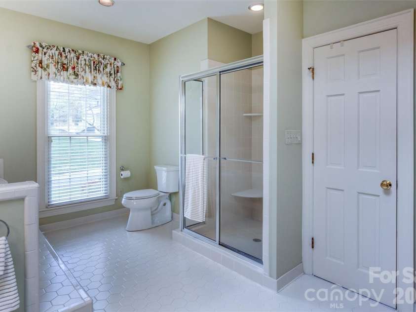 7045 Erin Court, Charlotte, NC 28210.  MLS# CAR4361093, YatesRealty ID 9768. 