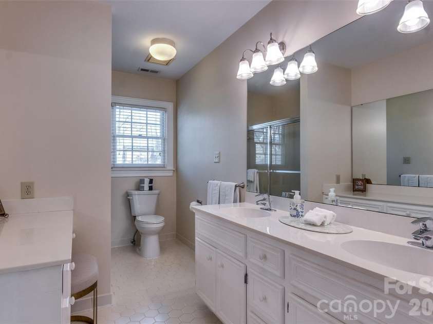 7045 Erin Court, Charlotte, NC 28210.  MLS# CAR4361093, YatesRealty ID 9768. 
