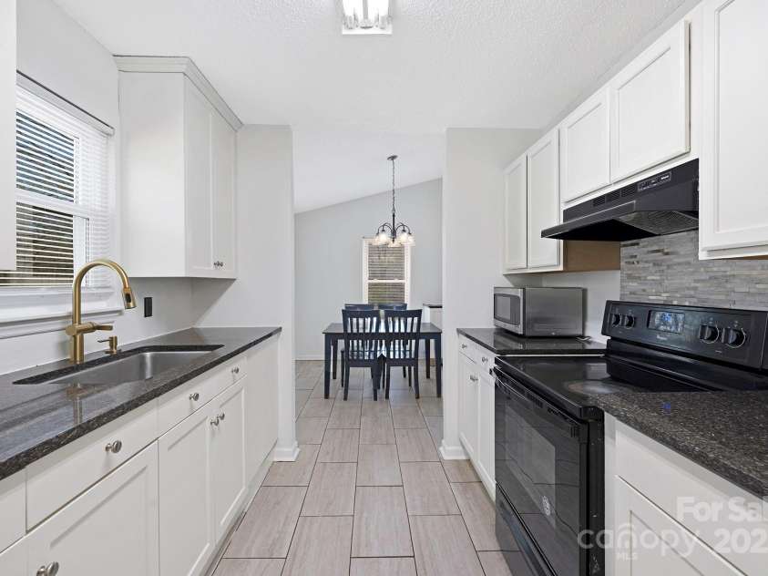 1304 Browdis Avenue, Kannapolis, NC 28083.  MLS# CAR4227056, YatesRealty ID 9769. 