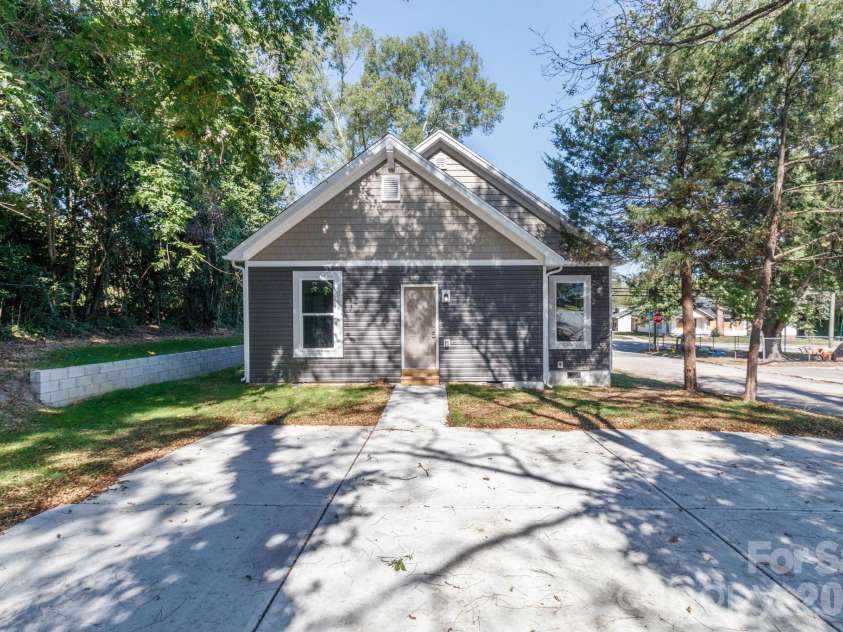 307 Arch Street, Lancaster, SC 29720.  MLS# CAR4314631, YatesRealty ID 9769. 