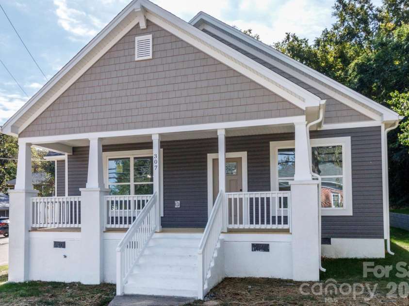 307 Arch Street, Lancaster, SC 29720.  MLS# CAR4314631, YatesRealty ID 9769. 