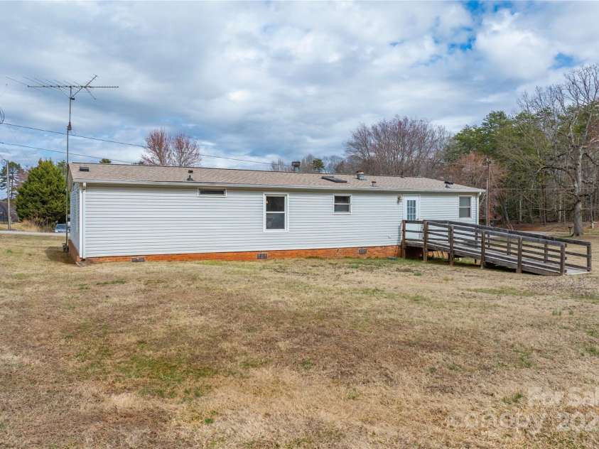 7530 Shady Oaks Road, Connelly Springs, NC 28612.  MLS# CAR4231124, YatesRealty ID 9770. 