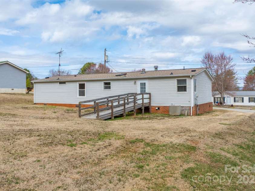 7530 Shady Oaks Road, Connelly Springs, NC 28612.  MLS# CAR4231124, YatesRealty ID 9770. 