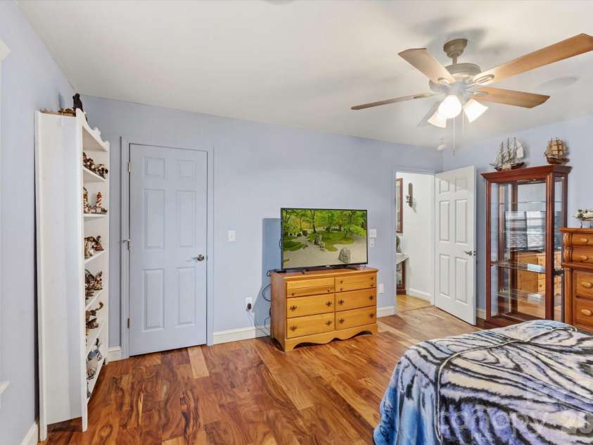 810 Mount Hebron Road, Old Fort, NC 28762.  MLS# CAR4367225, YatesRealty ID 9770. 