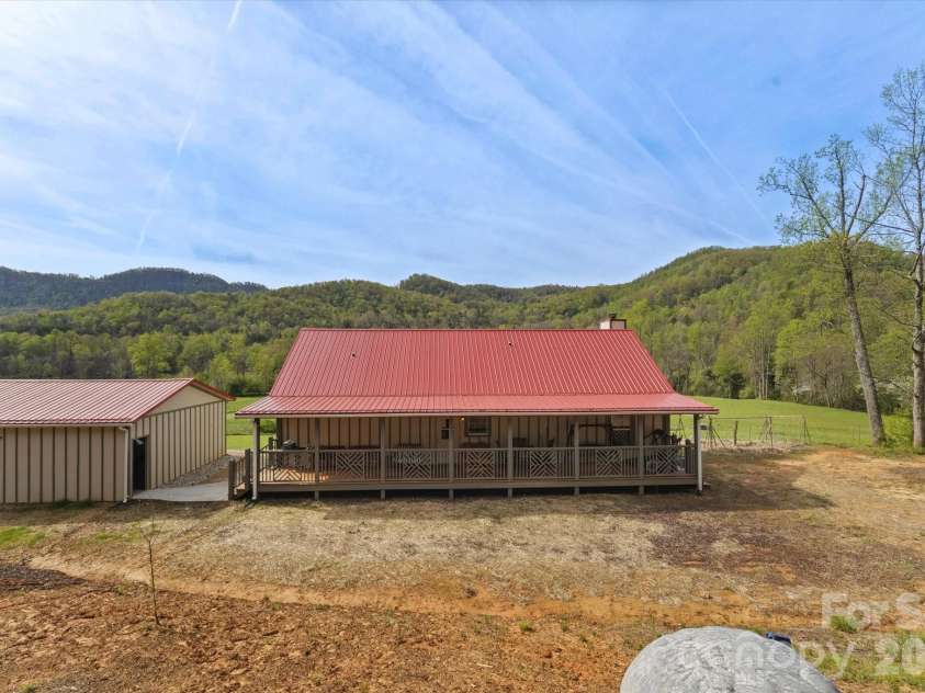 810 Mount Hebron Road, Old Fort, NC 28762.  MLS# CAR4367225, YatesRealty ID 9770. 