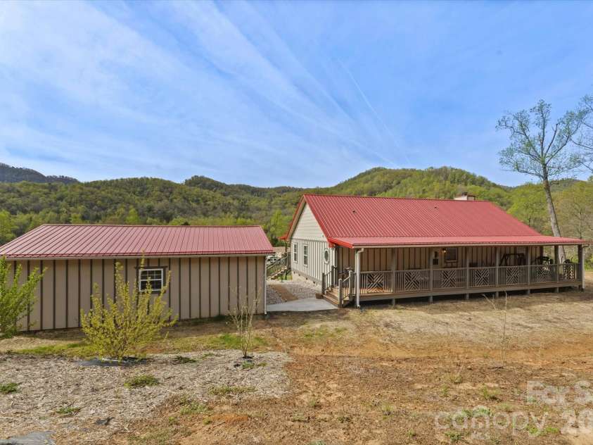 810 Mount Hebron Road, Old Fort, NC 28762.  MLS# CAR4367225, YatesRealty ID 9770. 