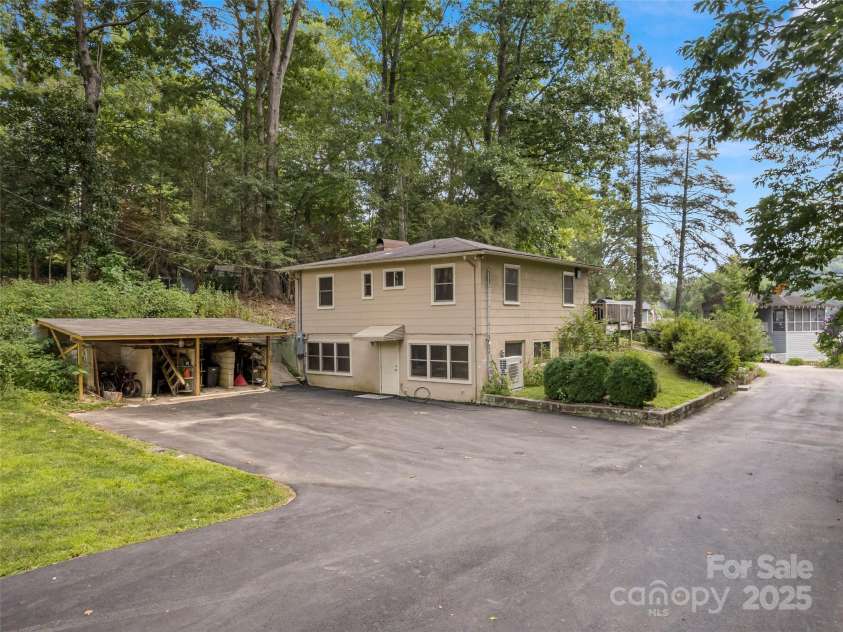 250 Mondamin Road, Zirconia, NC 28790.  MLS# CAR4248567, YatesRealty ID 9771. Lots of parking