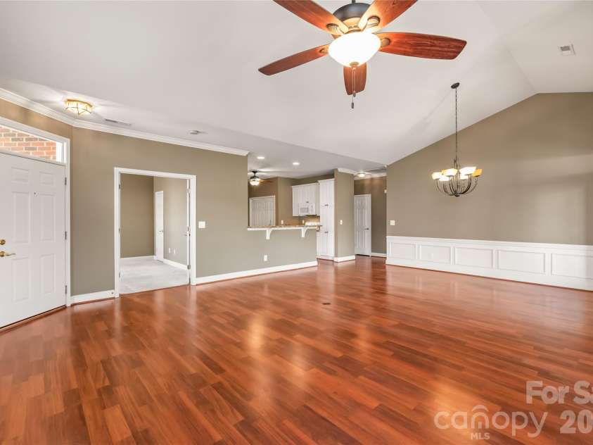 13440 Mint Lake Drive, Matthews, NC 28105.  MLS# CAR4366761, YatesRealty ID 9772. 