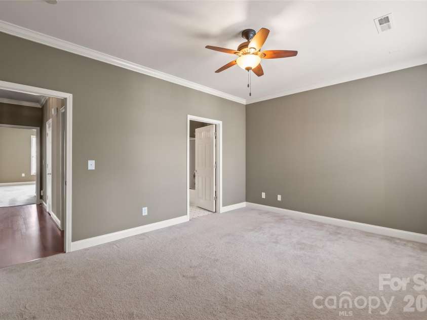 13440 Mint Lake Drive, Matthews, NC 28105.  MLS# CAR4366761, YatesRealty ID 9772. 